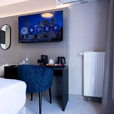 Kronjuwel By Bright - Neu Renoviert - Newly Renovated Hotel Waldkirch