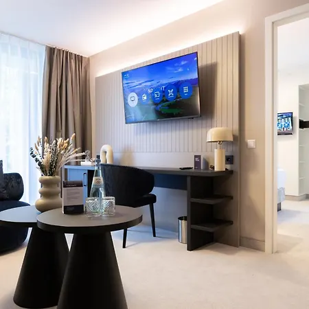 Kronjuwel By Bright - Neu Renoviert - Newly Renovated Hotel Waldkirch