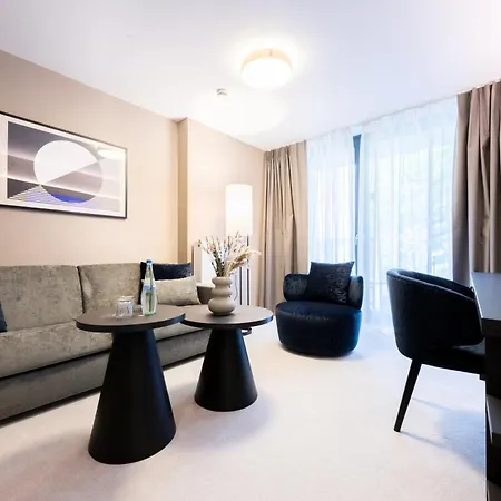 Kronjuwel By Bright - Neu Renoviert - Newly Renovated *